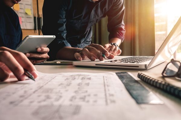 Contractors' Handling of Change Orders Before Entitlement Settlement Raises Concerns