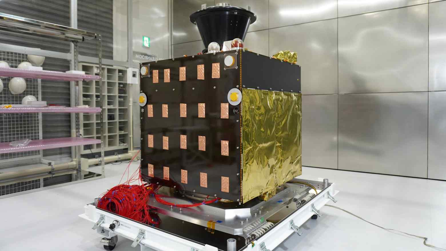 05-elevation-space-re-entry-satellite.jpg