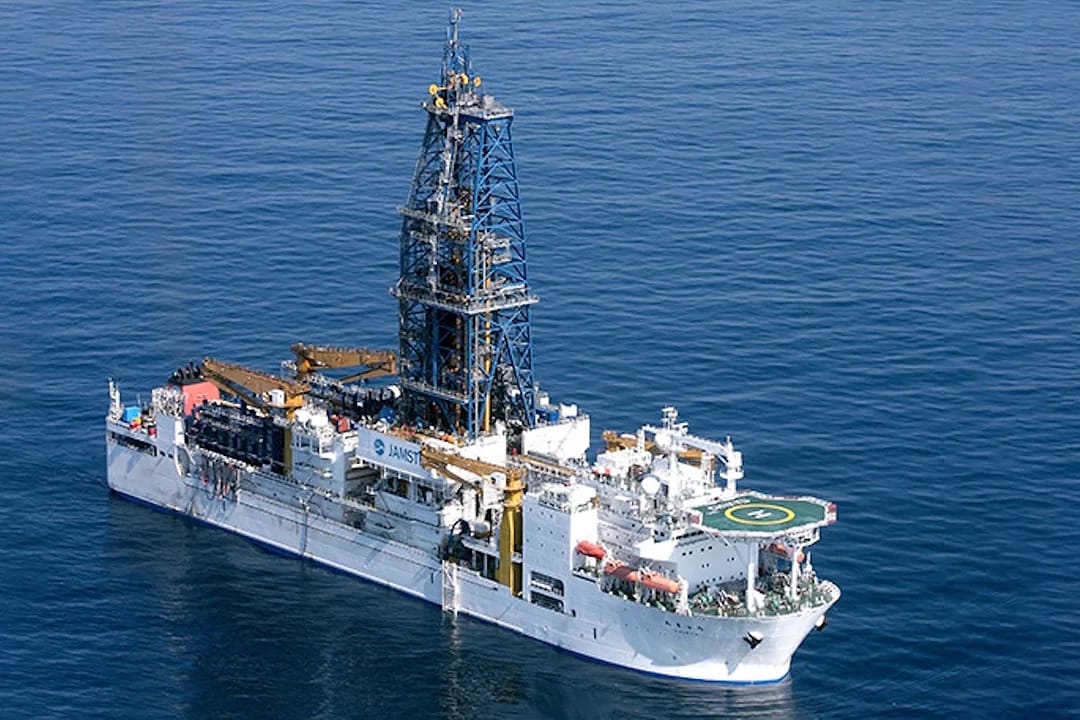 09-chikyuu-research-ship-jamstec.jpg