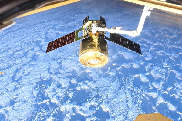 Image of HTV-X approaching the ISS