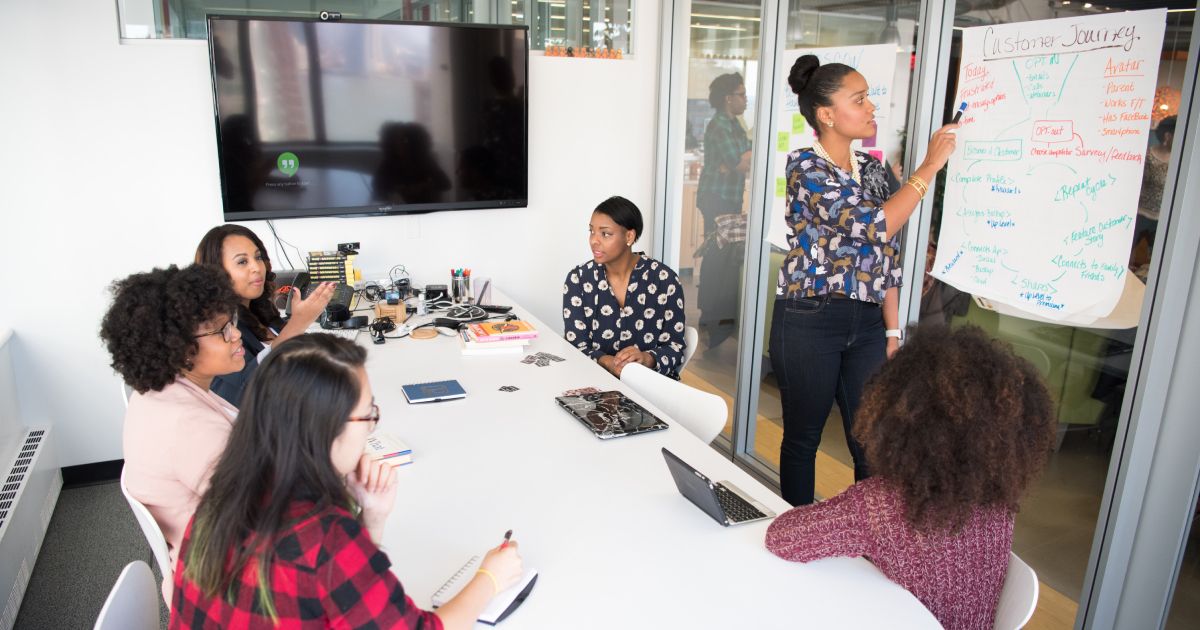 Cosmico - Salesforce vs HubSpot Making Your Choice