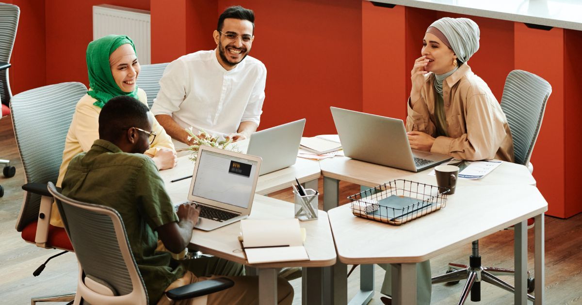 Cosmico - 5 Pros and Cons of Outsourcing (With Tips)