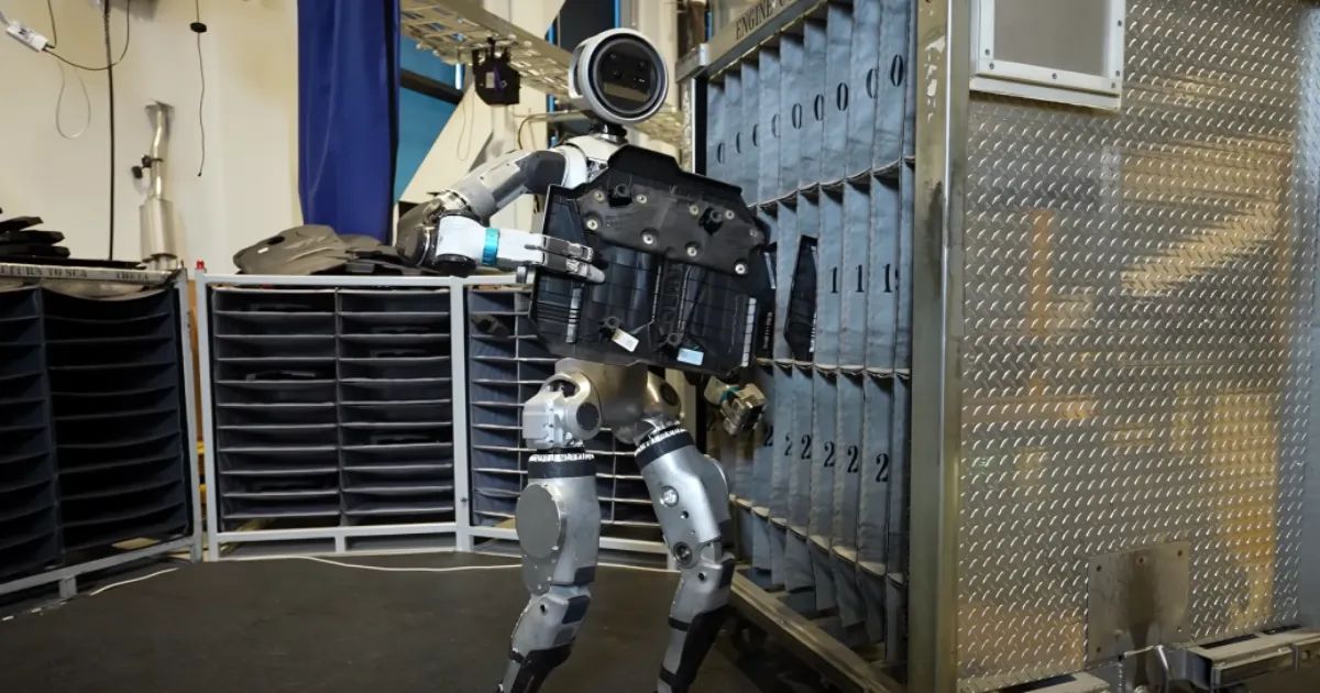 Cosmico - Boston Dynamics' Atlas Robot Goes Hands-On