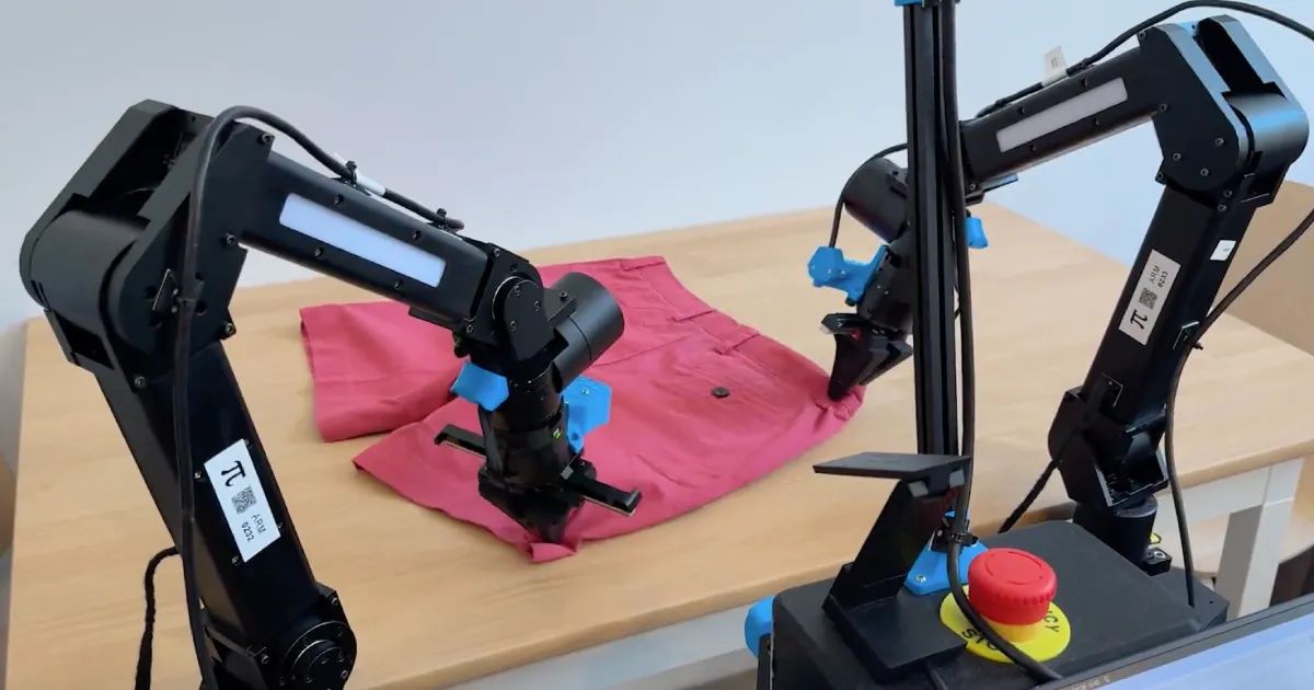 Cosmico - Jeff Bezos Invests in Laundry-Folding Robots