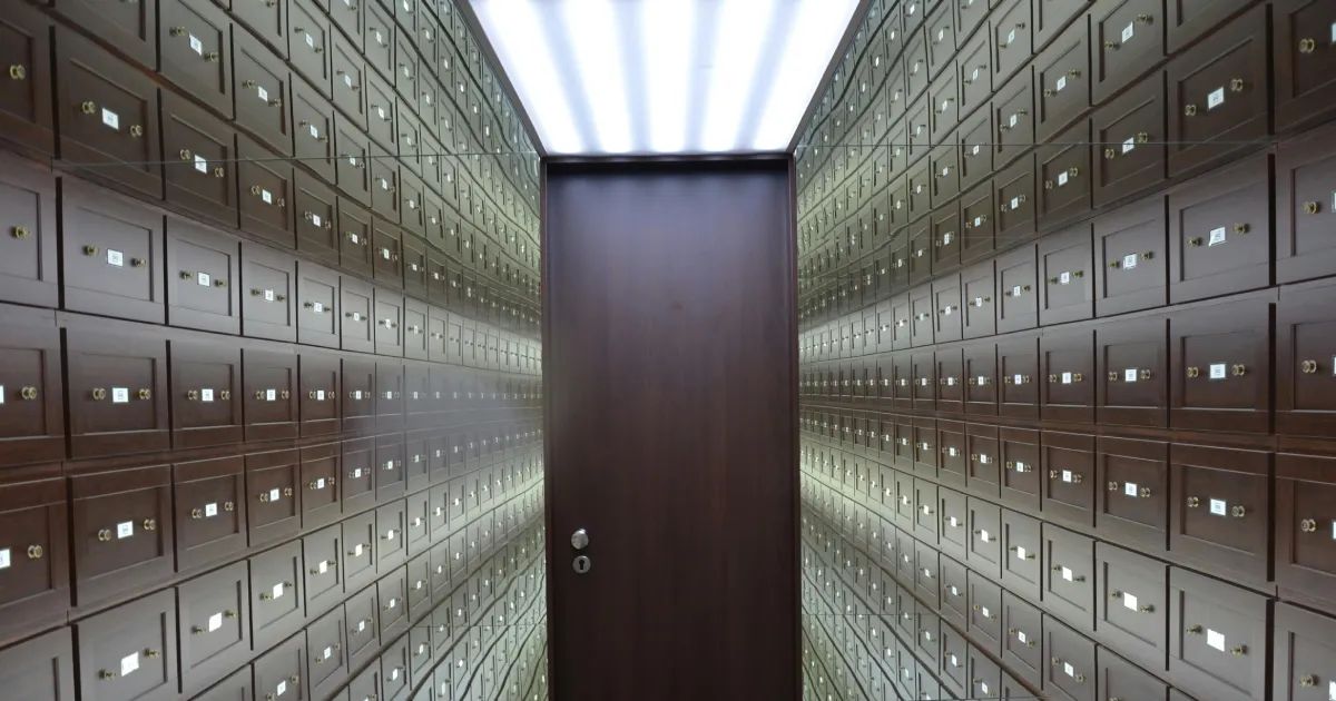 Cosmico - Safe-Deposit Boxes Are Disappearing