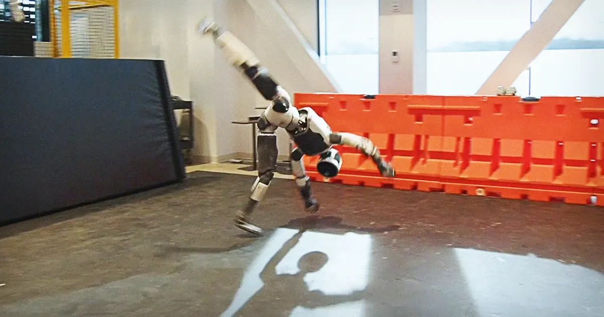 Cosmico - Boston Dynamics' Atlas Goes Full Dance Mode