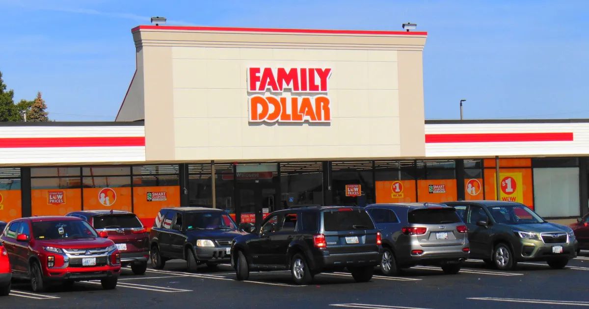Cosmico - Dollar Tree Cuts Ties with Family Dollar in $1 Billion Sale