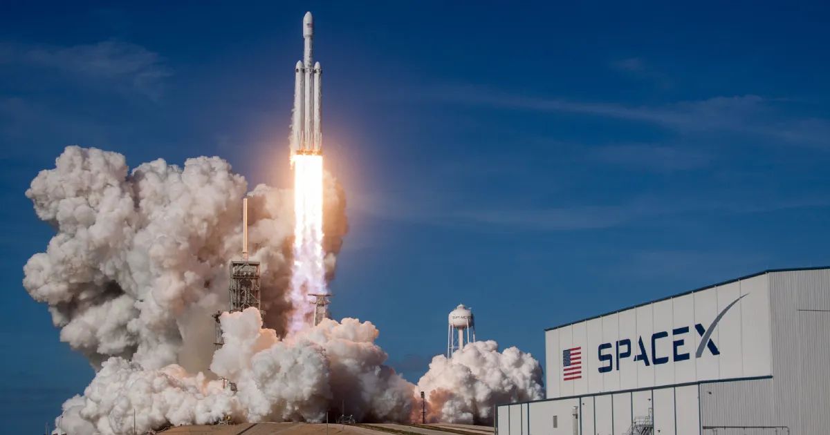 Cosmico - SpaceX in talks to raise funding at $400 billion valuation