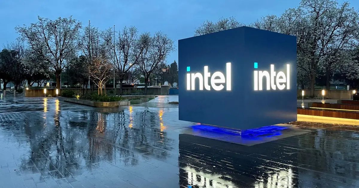 Intel seeks Apple investment to aid its comeback