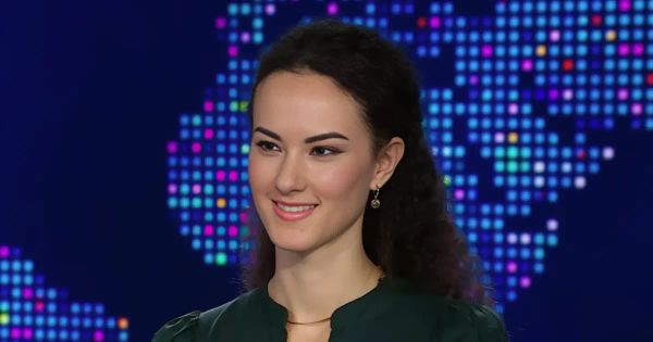 Cosmico - Meet Jay Graber, the Visionary CEO of Bluesky