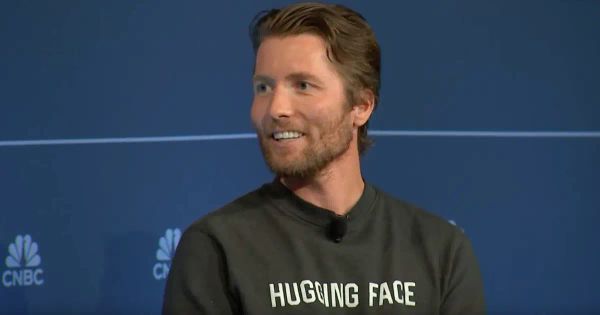 Cosmico - 6 AI Predictions for 2025 by Hugging Face CEO