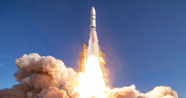 Cosmico - Amazon launches first satellites to rival Starlink