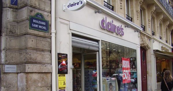 Cosmico - Claire’s files for bankruptcy again amid mounting debt