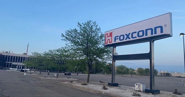 Cosmico - SoftBank buys Foxconn’s Ohio factory for Stargate AI