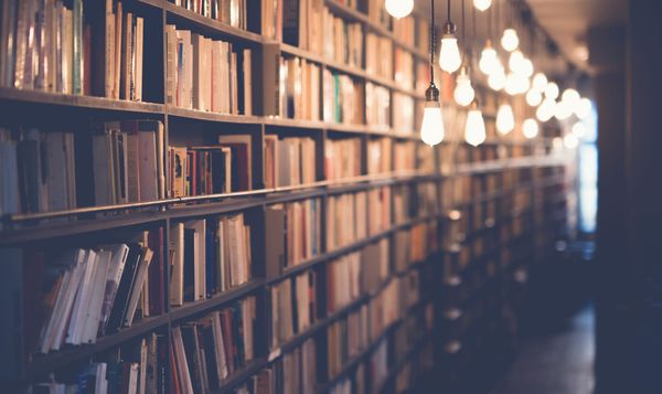 Tsundoku. O nome japonês para o hábito de acumular futuros.
