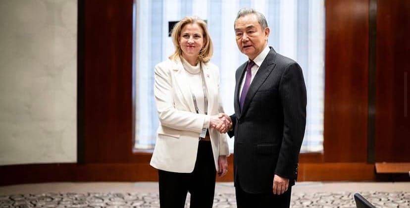Beate Meinl-Reisinger in China — Darum geht es