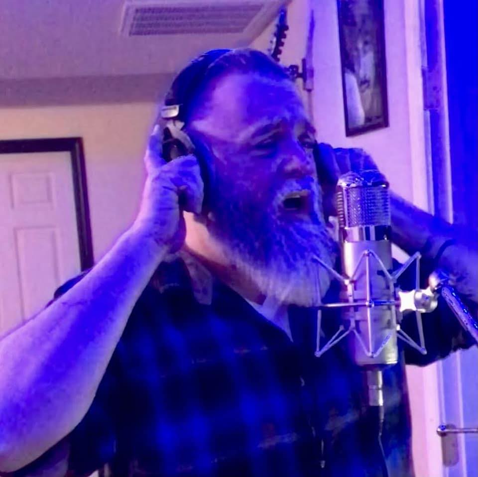 This man owns many delay pedals and has stared into the abyss of a ribbon mic.