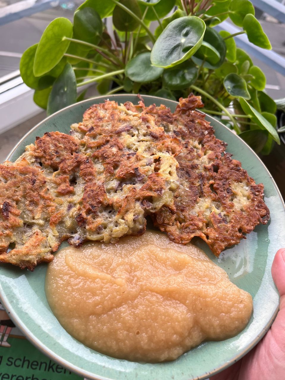 Kartoffelpuffer mit Apfelmus