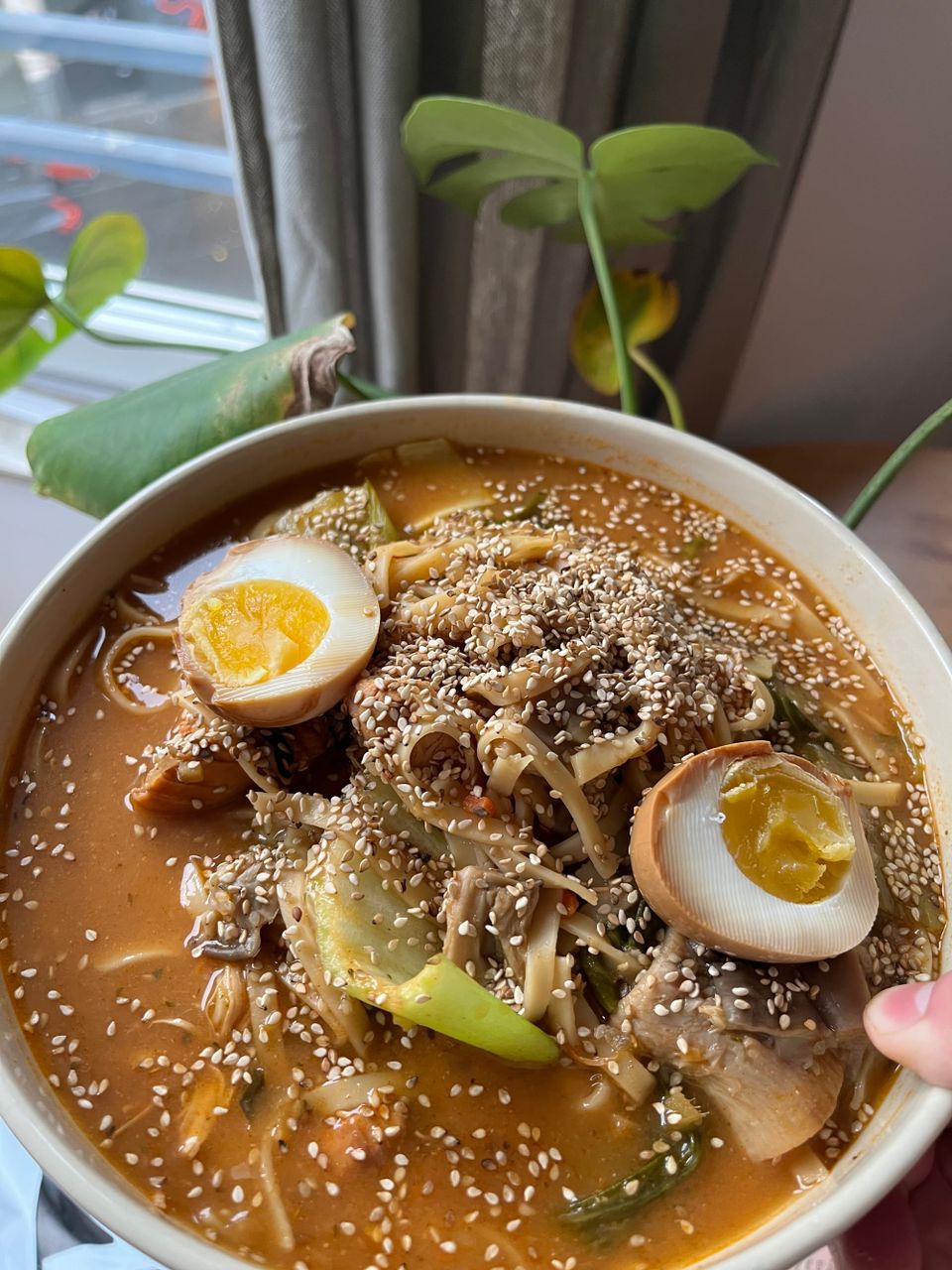 Miso-Ramen mit Hähnchen und Soya-Ei