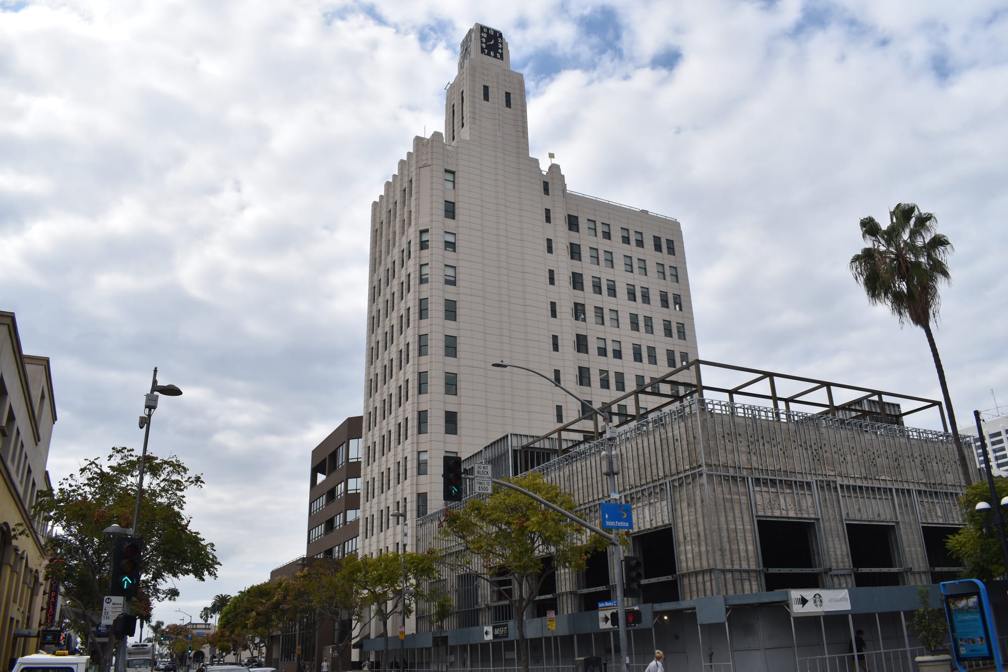 Santa Monica Clock Tower sells at a steep discount