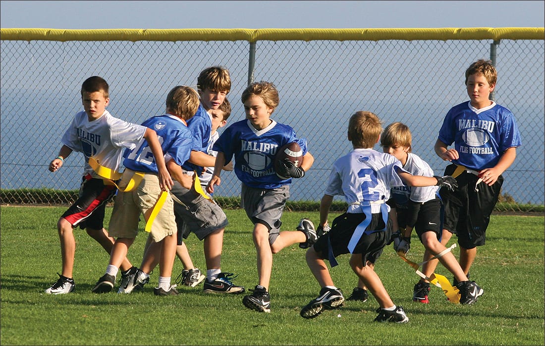 Second- and third-graders from Juan Cabrillo and Point Dume Marine Science Elementary Schools compete at Bluffs Park. (Photo courtesy Devon Meyers )