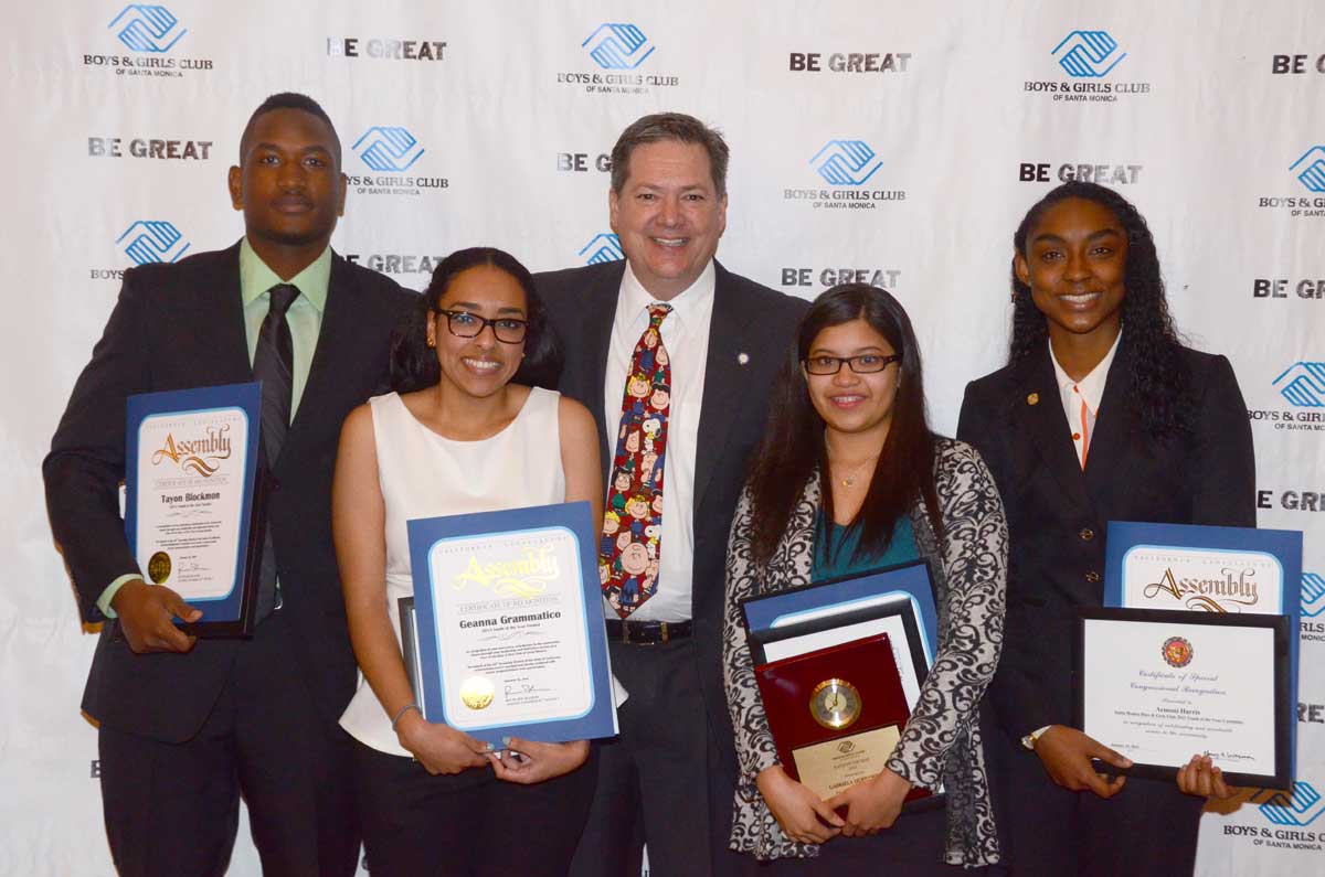 (L-R) Finalists Tayon Blockmon, Geanna Grammatico, Gabriela Hernandez and Aemoni Harris pose with Boys & Girls Clubs of Santa Monica board member Bill Dawson (center). Hernandez won Youth of the Year. (Fabian Lewkowicz FabianLewkowicz.com)