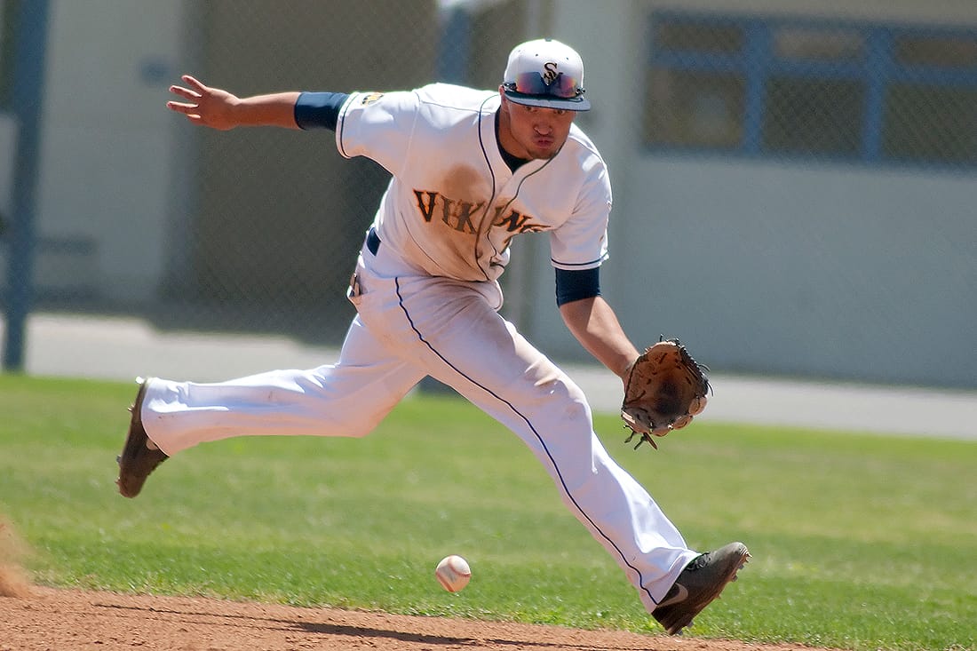 Samohi's Mason Landis makes a play against Palisades on Saturday at home. (Photo by Morgan Genser)