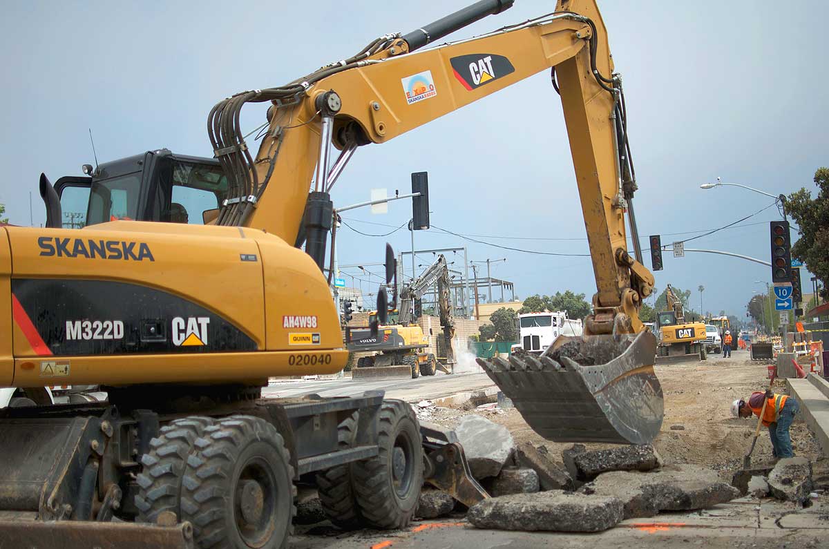 The intersection of Lincoln Boulevard and Colorado Avenue was closed last week. (Paul Alvarez Jr. editor@www.smdp.com)