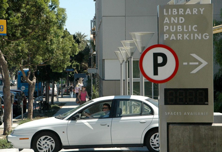 PARK IT: The City Council approved energy-saving measures for the Main Library parking lot. (Fabian Lewkowicz FabianLewkowicz.com)