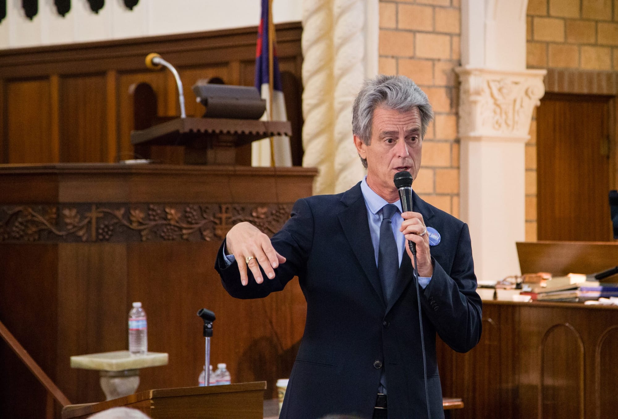 CAMPAIGN TRAIL: Bobby Shriver chats with seniors at Kingsley Manor Retirement Community in Hollywood. (Photo courtesy Violetta Hargitay)