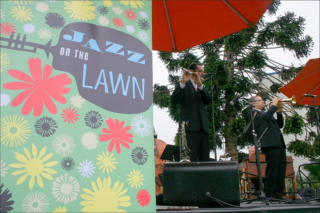 073012 _ Jazz on the lawn
