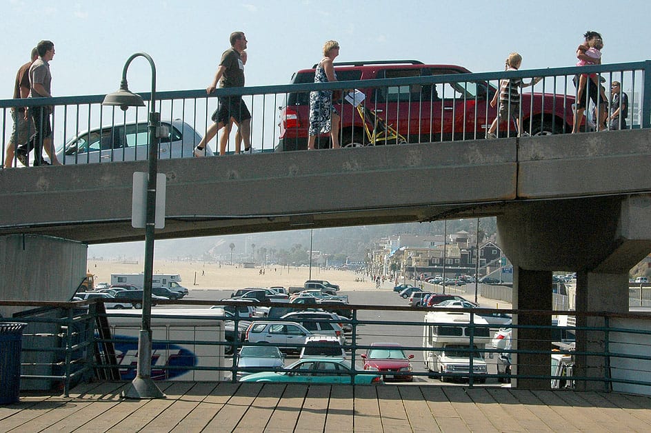 Santa Monica Pier bridge. (Photo by Fabian Lewkowicz)