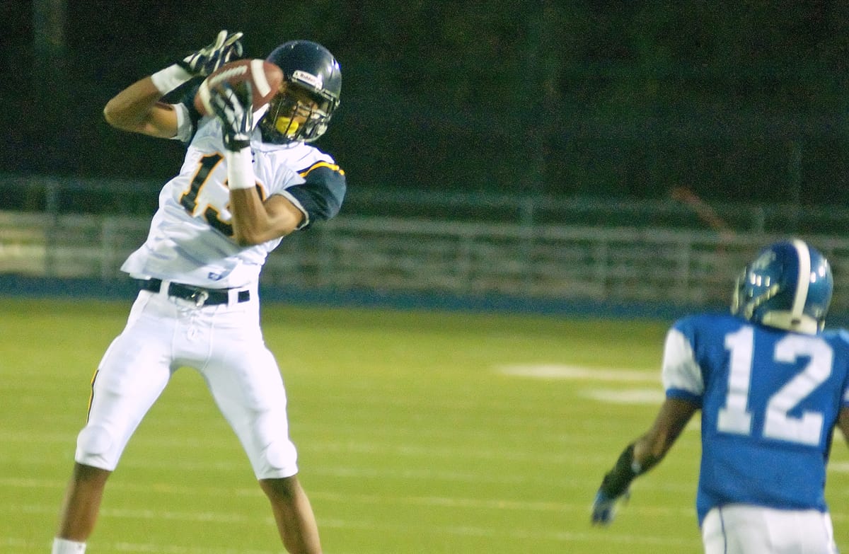 Samohi's Dekai Whitaker catches a pass against Palisades last week. (Morgan Genser editor@www.smdp.com)