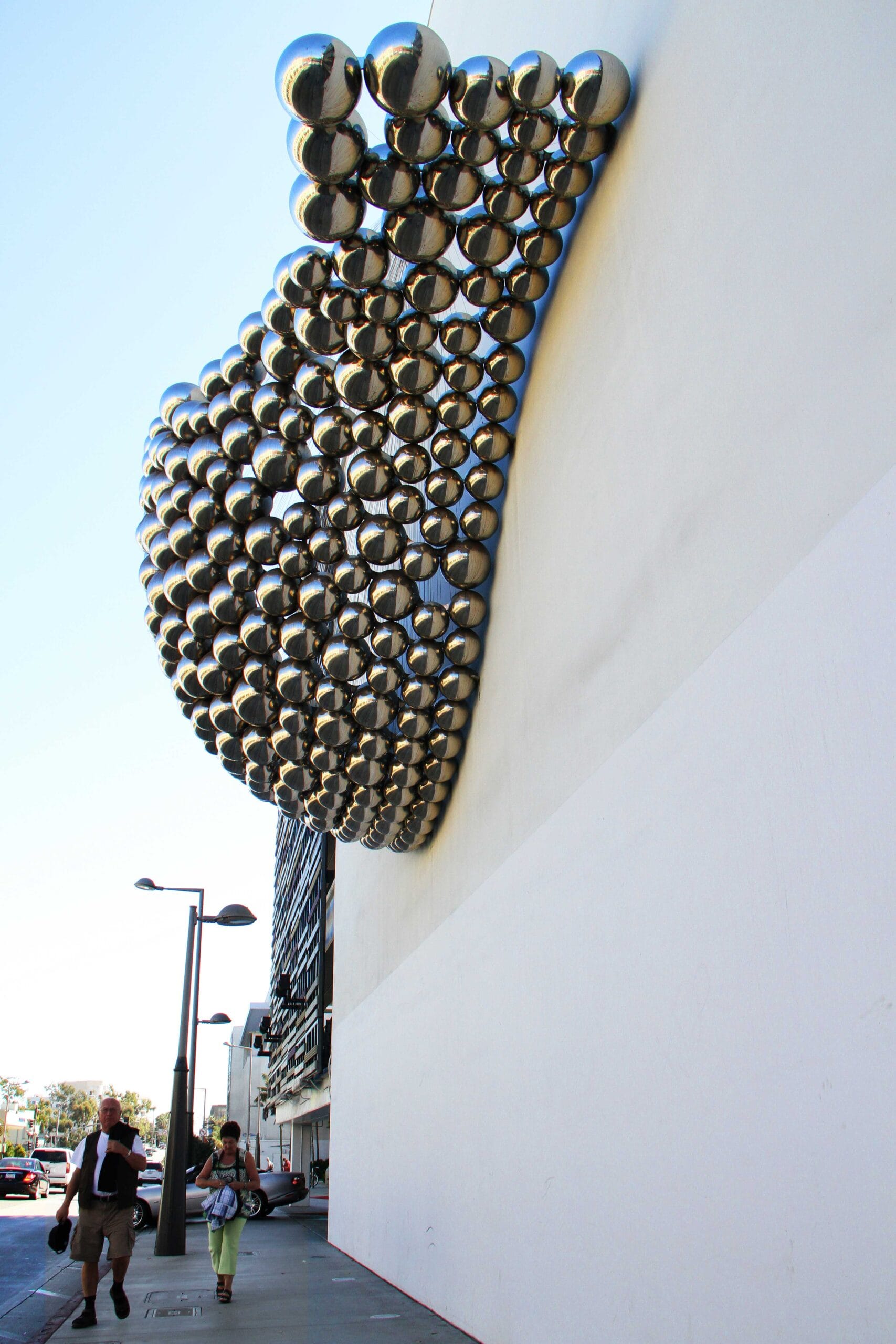 'Cradle' by Los Angeles-based studio Ball-Nogues hangs from Parking Structure 7 on Fourth Street. (Daniel Archuleta daniela@www.smdp.com)