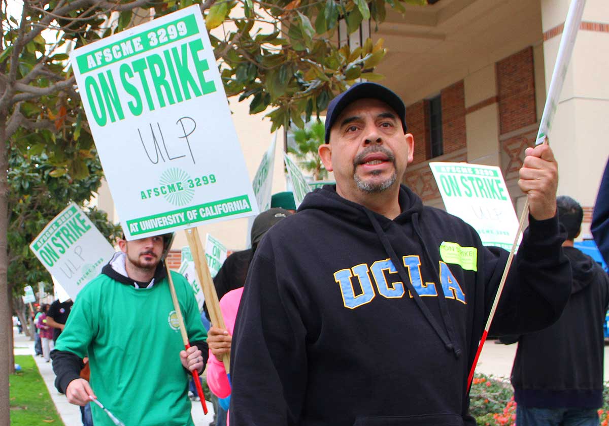 UNITED: UCLA Medical Center, Santa Monica workers held a one-day strike on Wednesday to bring attention to what they call intimidation. (Daniel Archuleta daniela@www.smdp.com)