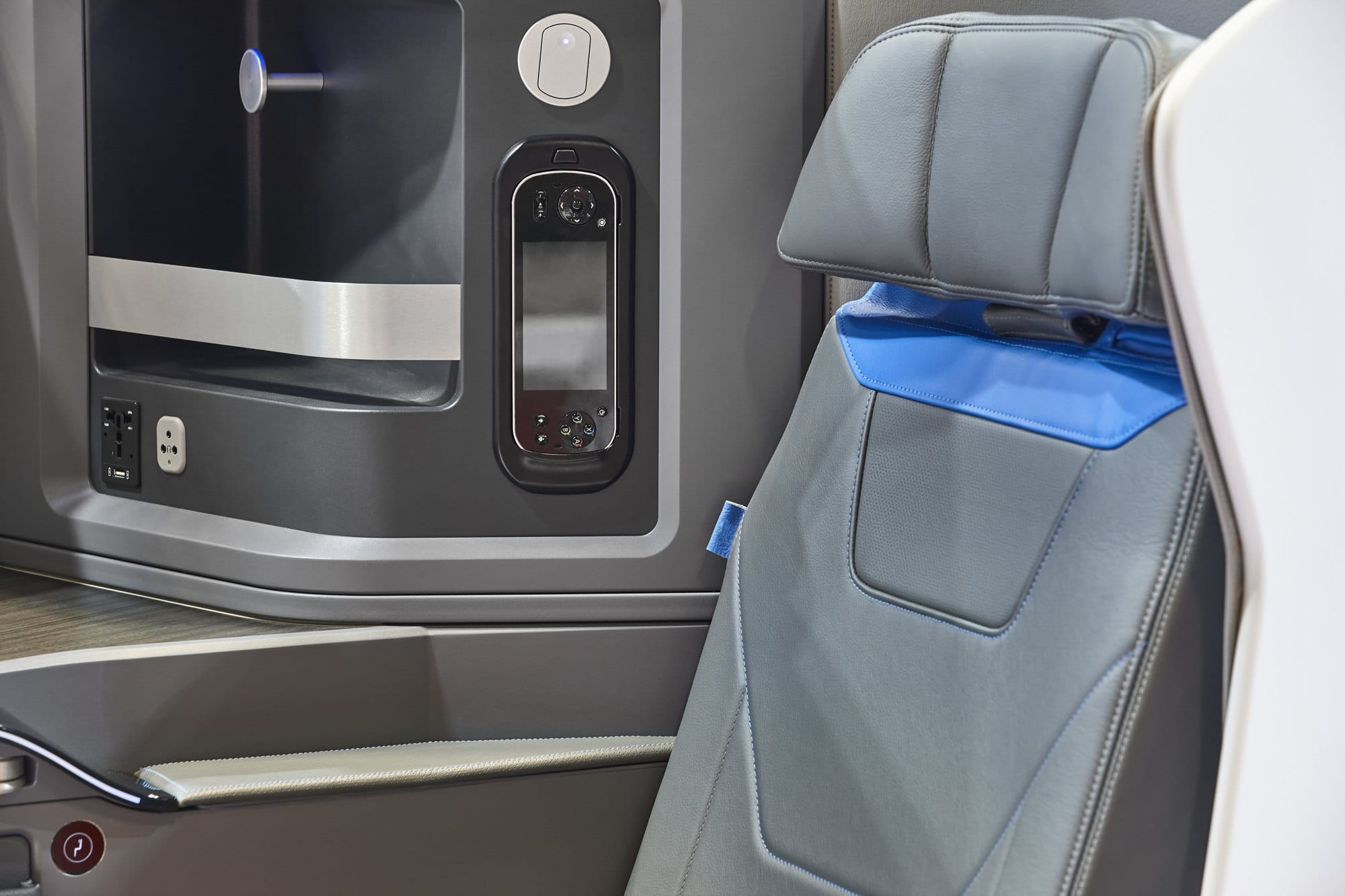 High Class Airline Business Seat in Silver