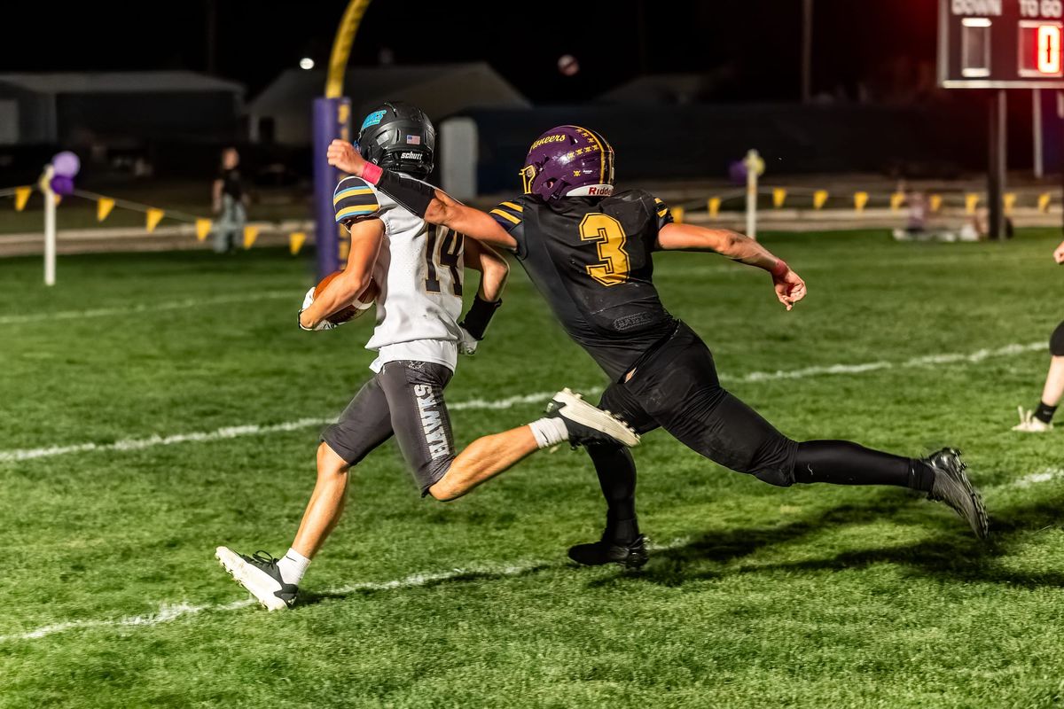 Karter Jurenka's Monster Night Lifts Big Sandy Past Hawks, 44-24