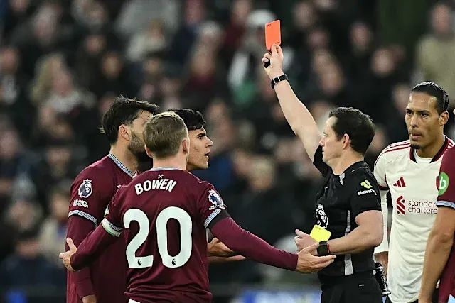 Things From Premier League Round 13: Red Is A Christmas Color
