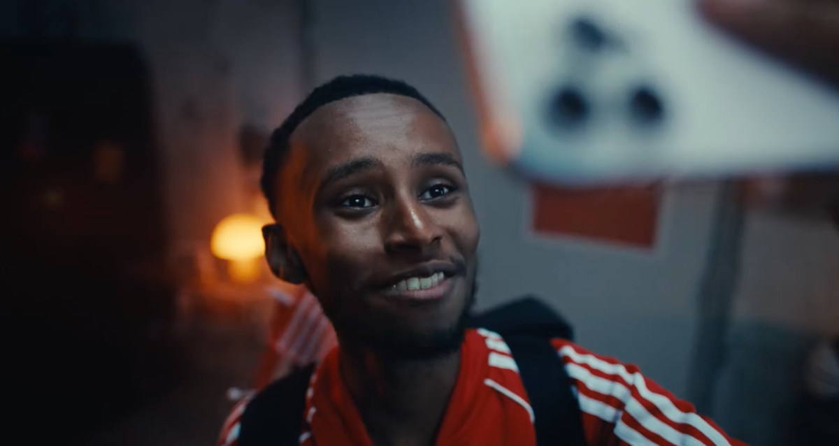 Just Eat Takeaway schrijft geschiedenis met eerste live-stream op het veld