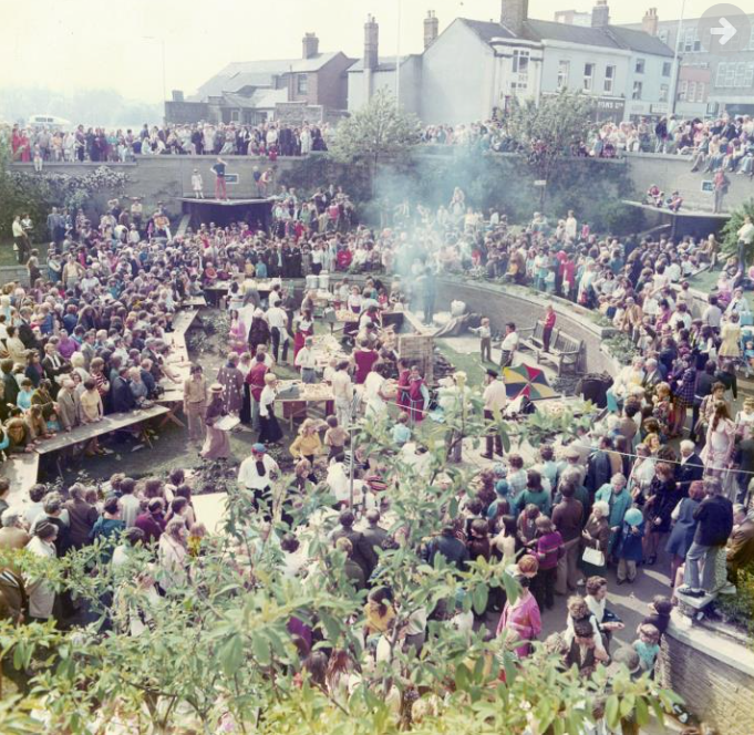 Grosvenor Sunken Roundabout, The Bear Pit, Newcastle-under-Lyme