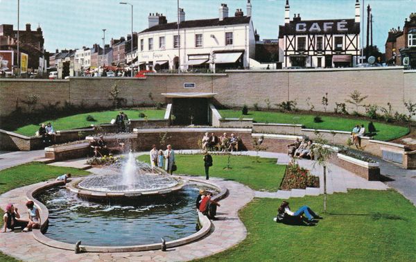 Grosvenor Sunken Roundabout, The Bear Pit, Newcastle-under-Lyme