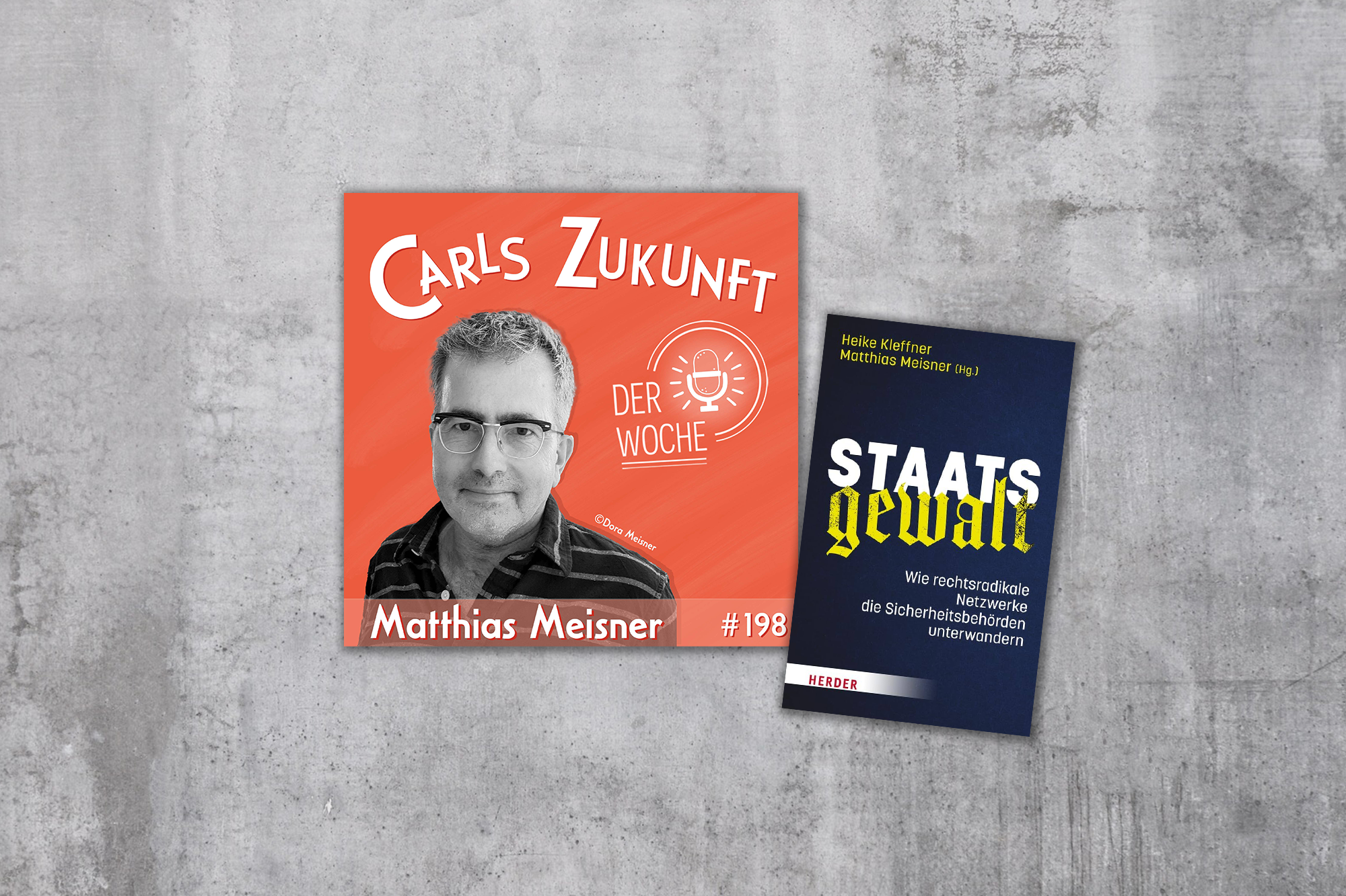 Matthias Meisner im Podcast Cover (Orange), abgebildet mit dem Buch: Staatsgewalt