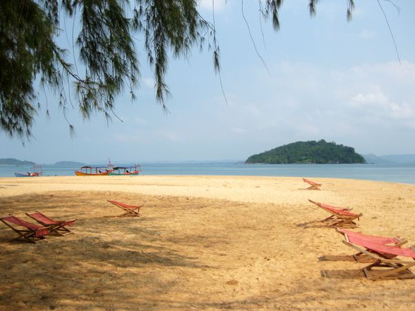 Cambodia: Beaches and barbed wire