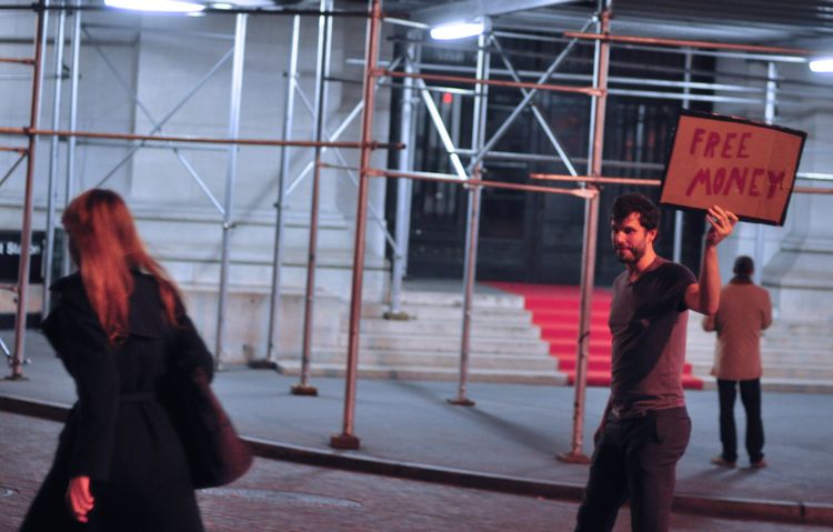 Dear Businesslady: My Coworker Told Me What She Makes And Now I'm Unhappy