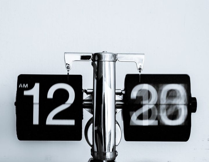 Analogue clock