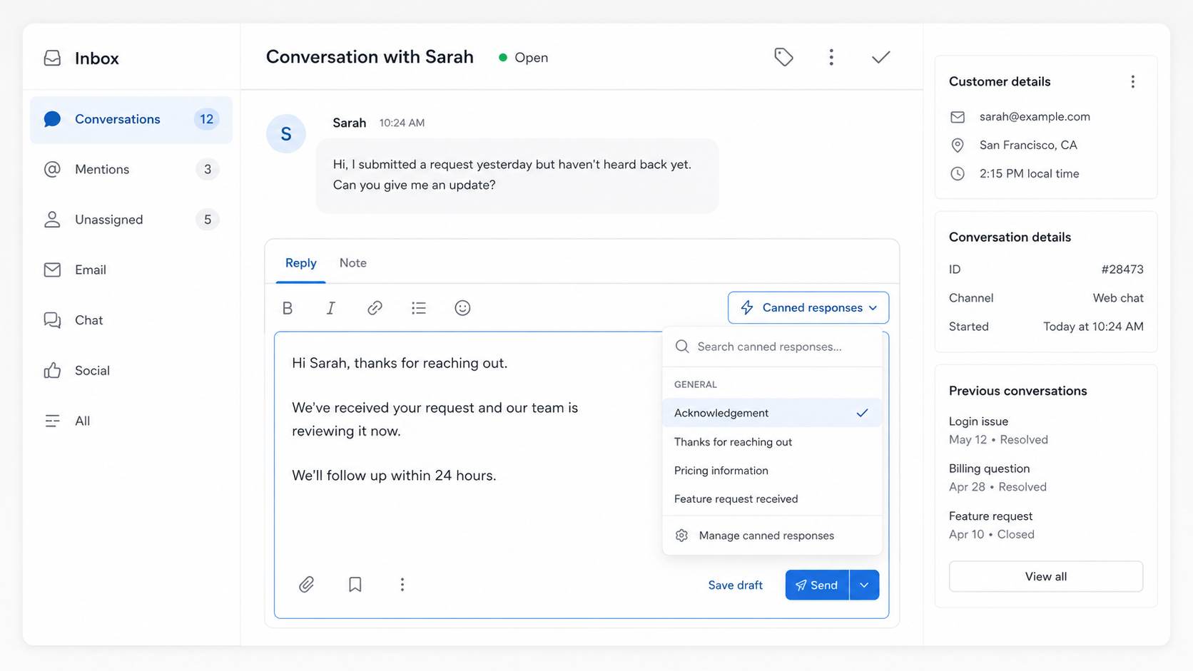 Support agent selects a saved canned response while replying to a customer.