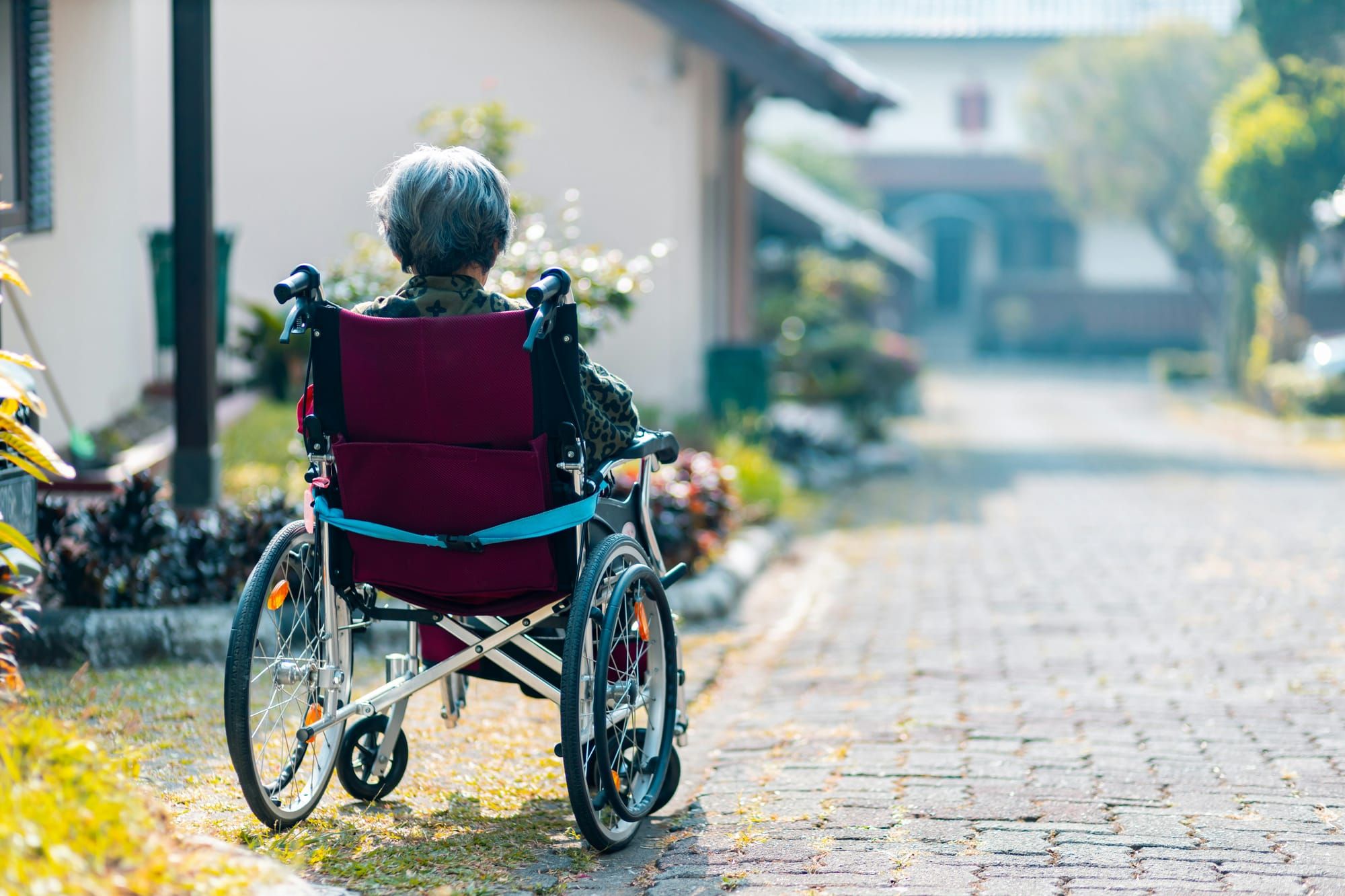 Sundowning: What It Is and How Live-in Carers Manage It