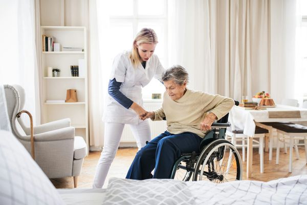 Mobility Aids and Equipment: What to Arrange Before Care Begins
