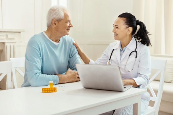 Coping With Hay Fever and Allergies in Older Adults