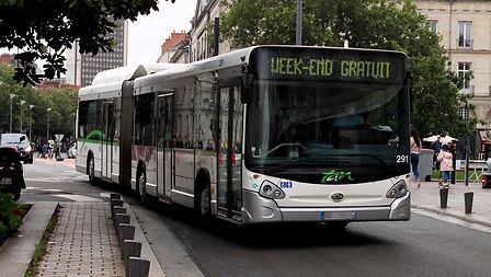Covid-19 : à Nantes, les transports en commun obligés de réduire la voilure  - France Bleu
